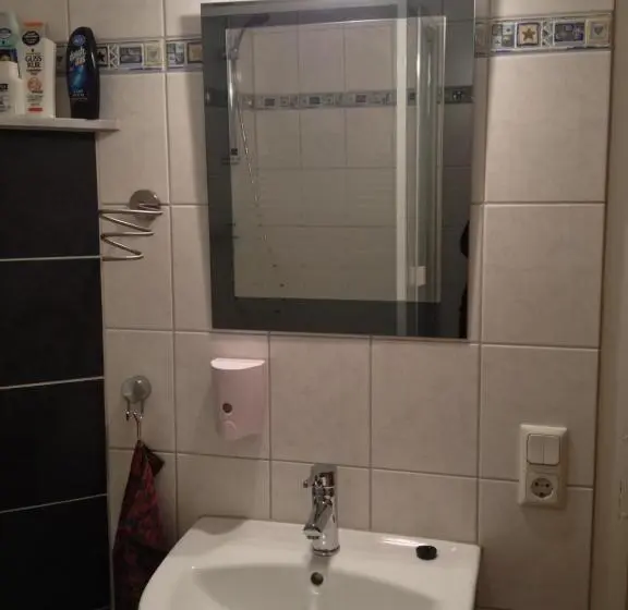 Standard Kolmen Hengen Huone Jaettu kylpyhuone, Apartmenthaus Kühnen
