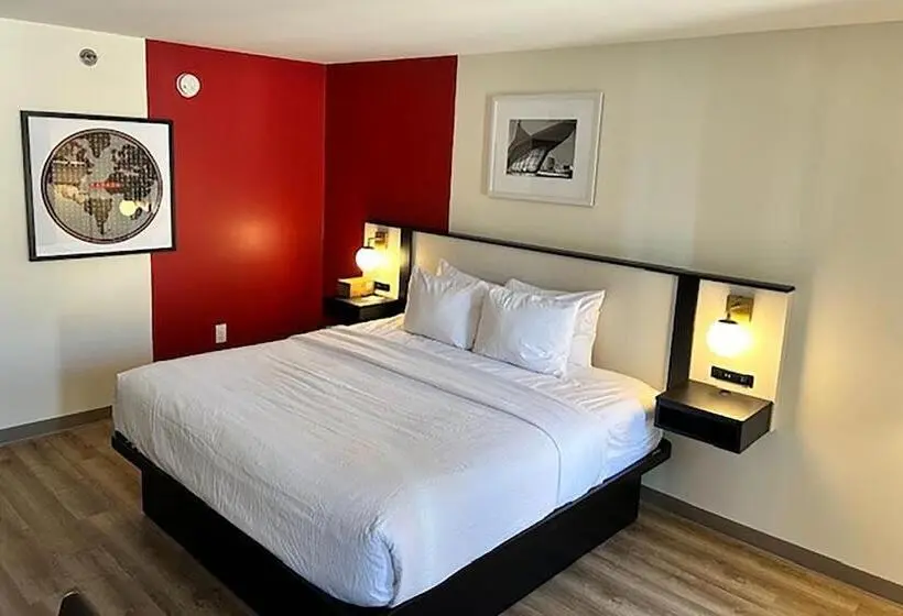Standard-huone King-vuode, Ramada By Wyndham Milwaukee