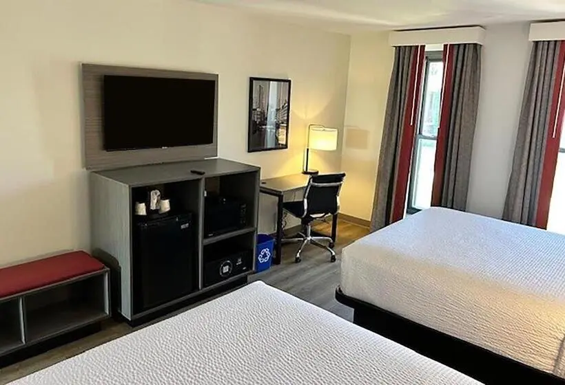Standard-huone, Ramada By Wyndham Milwaukee