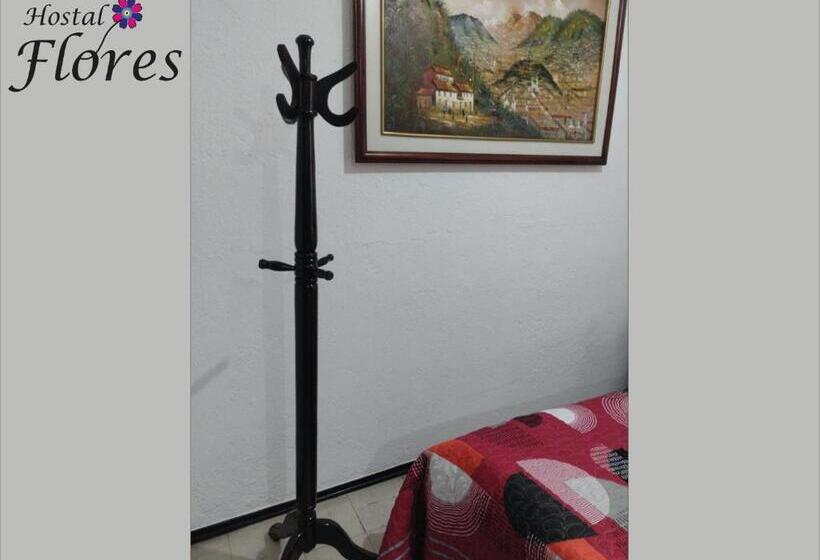 חדר סטנדרט לשלושה, Hostal Flores