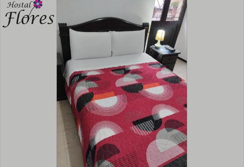 חדר סטנדרט לארבעה, Hostal Flores