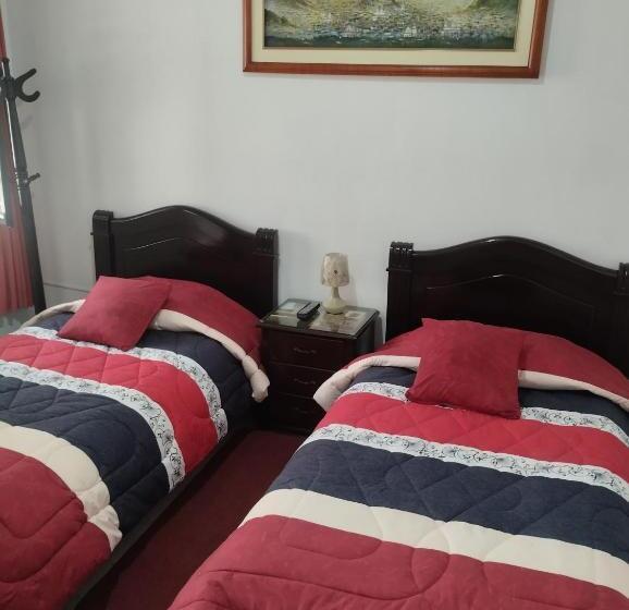 חדר אקונומי, Hostal Flores