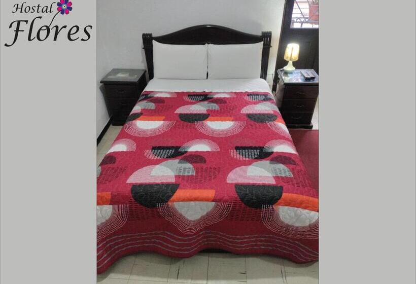 חדר סטנדרט לארבעה, Hostal Flores