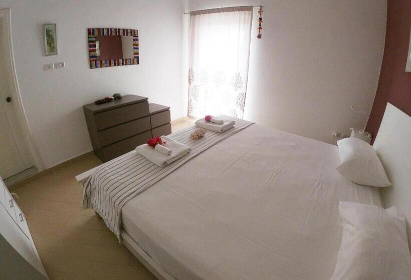 اتاق لوکس با تخت بزرگ, B&b Villa Luna