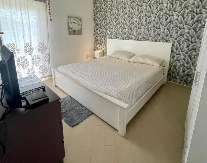 اتاق لوکس با تخت بزرگ, B&b Villa Luna