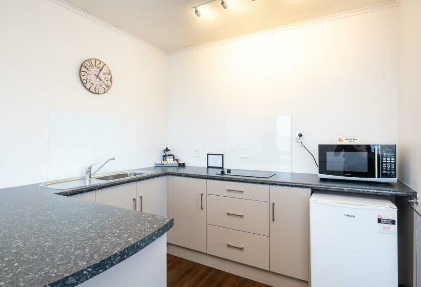 غرفة قياسية, Chevron Motel