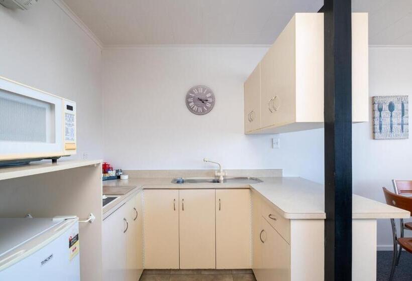 غرفة قياسية, Chevron Motel