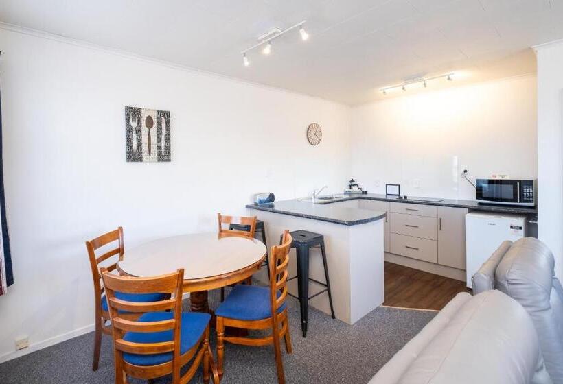 غرفة قياسية, Chevron Motel