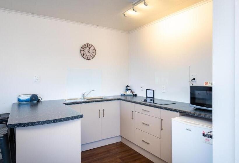 غرفة قياسية, Chevron Motel