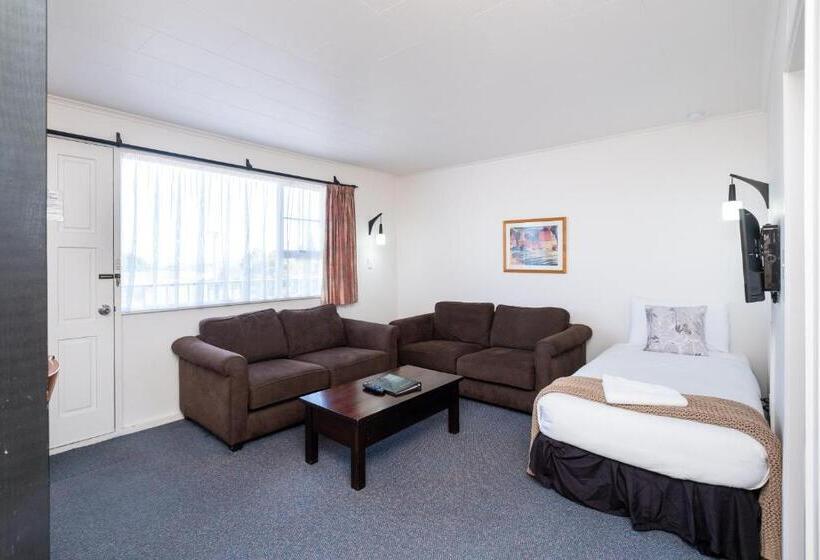 غرفة قياسية, Chevron Motel