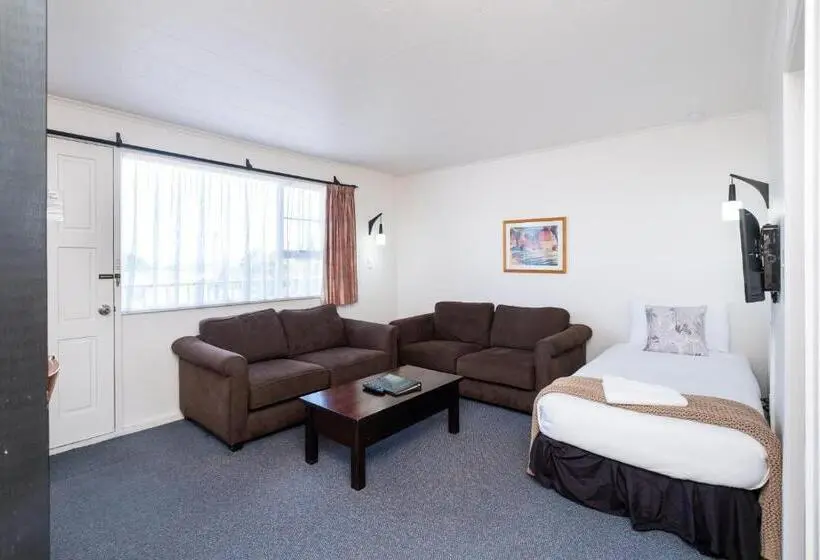 اتاق استاندارد, Chevron Motel
