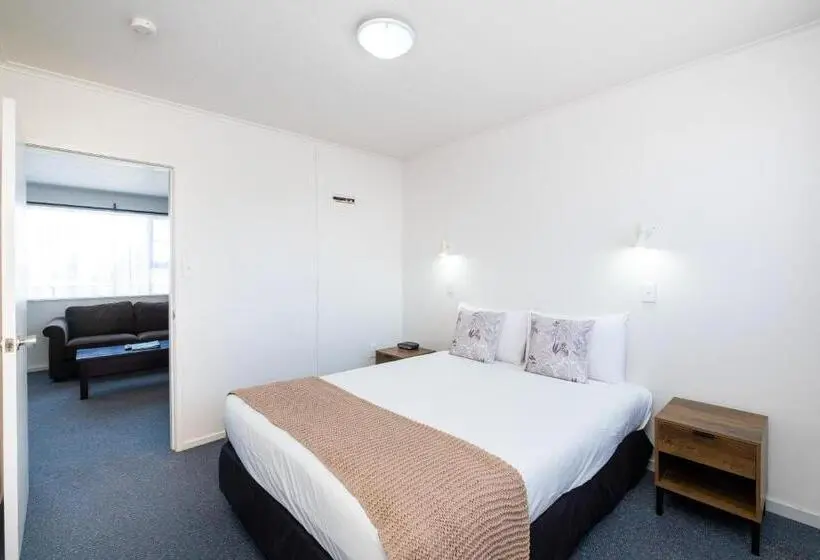 اتاق استاندارد, Chevron Motel