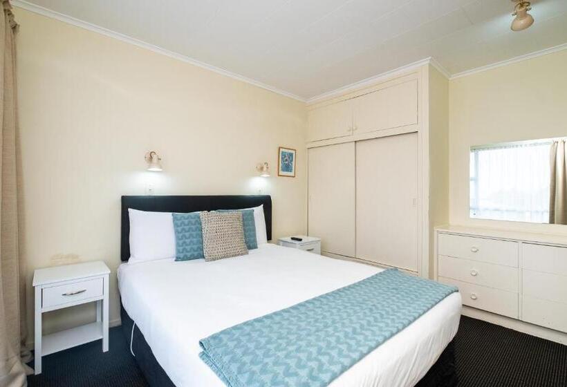 شقة غرفتين, Chevron Motel