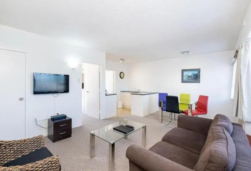 آپارتمان 1 خوابه, Chevron Motel
