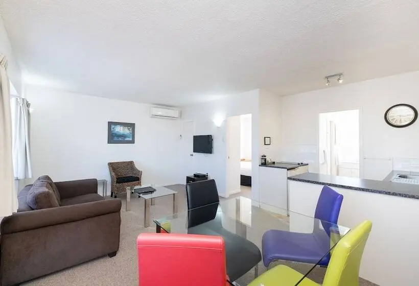 آپارتمان 1 خوابه, Chevron Motel