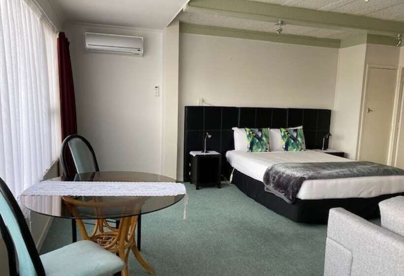 إستوديو قياسى, Chevron Motel