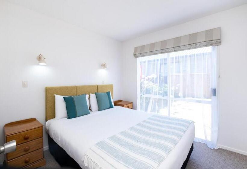 شقة غرفة واحدة, Chevron Motel