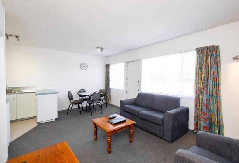 غرفة قياسية, Chevron Motel