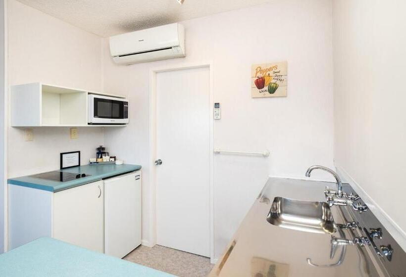 غرفة قياسية, Chevron Motel