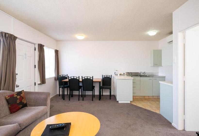 غرفة قياسية, Chevron Motel