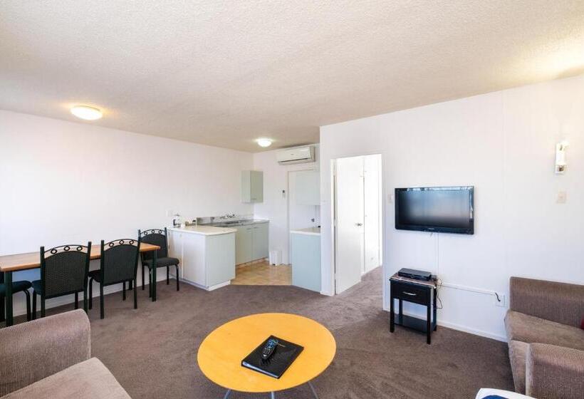 غرفة قياسية, Chevron Motel