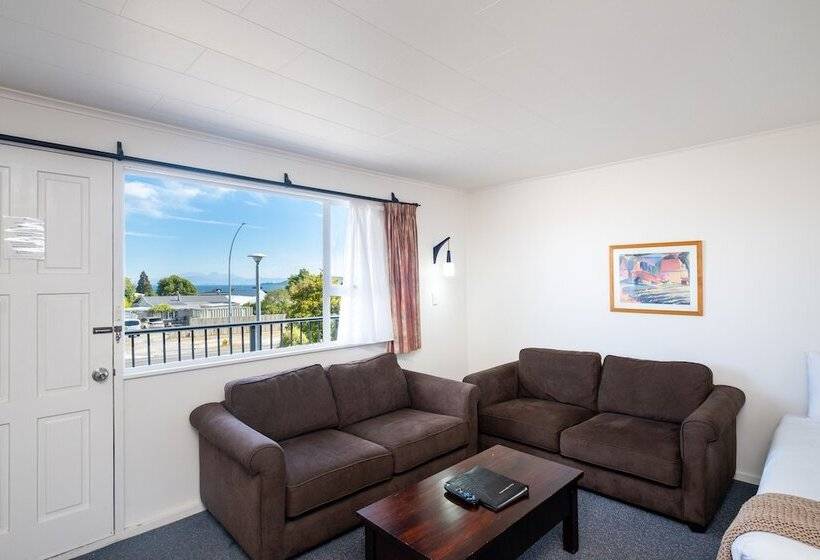 شقة غرفة واحدة, Chevron Motel