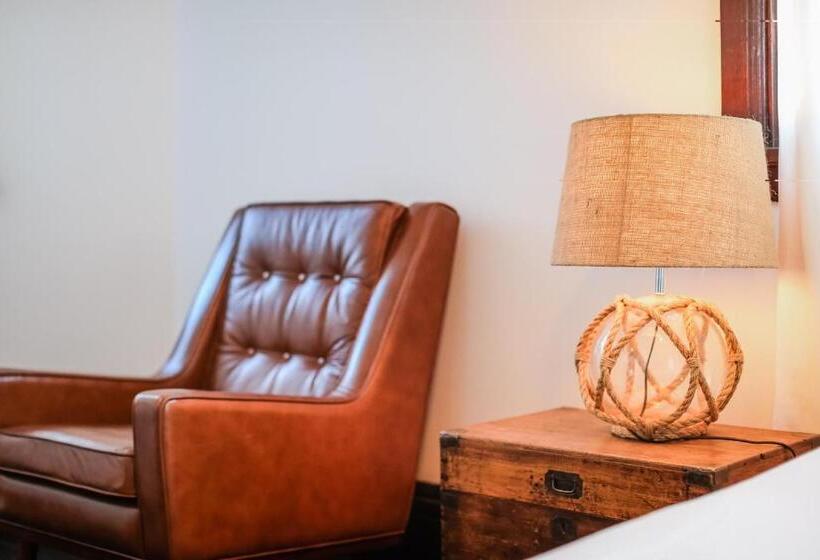 غرفة قياسية سرير كينج, Charing Cross