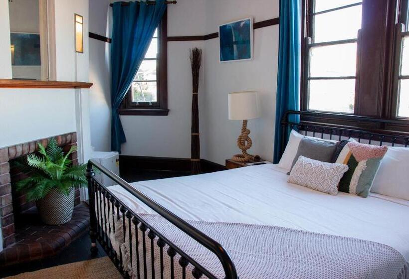 غرفة قياسية سرير كينج, Charing Cross