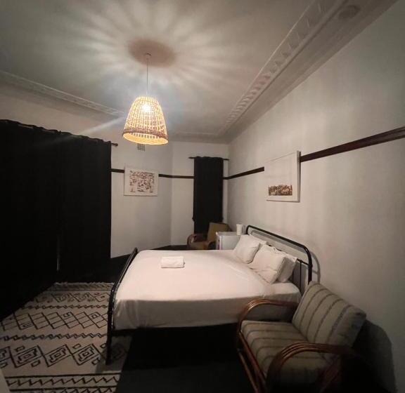 غرفة قياسية سرير كينج, Charing Cross