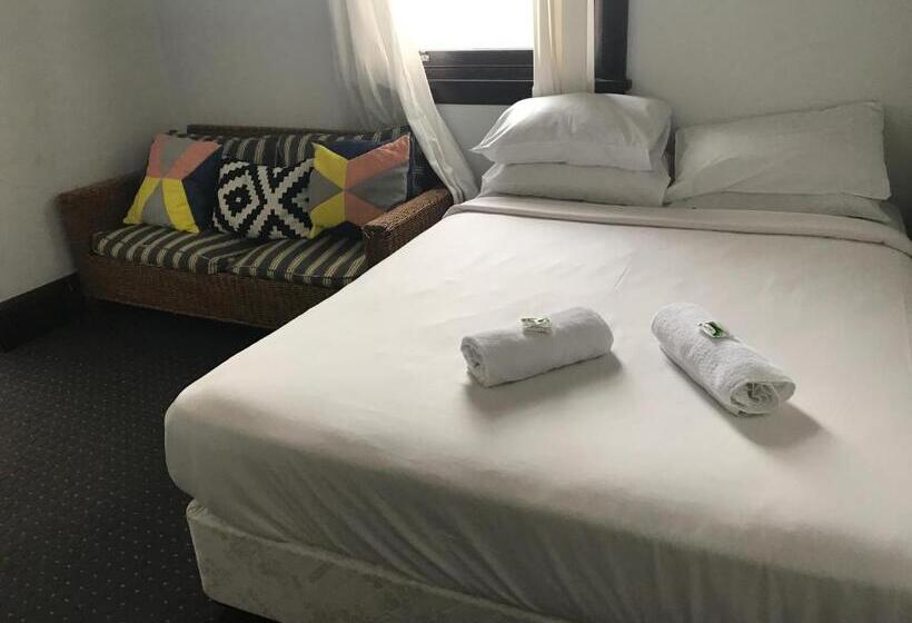 غرفة قياسية, Charing Cross