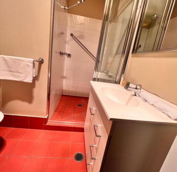 غرفة قياسية فردية, Charing Cross