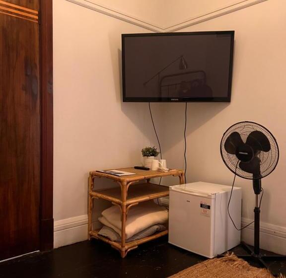 غرفة قياسية فردية, Charing Cross