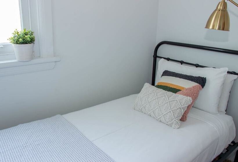 غرفة قياسية فردية, Charing Cross