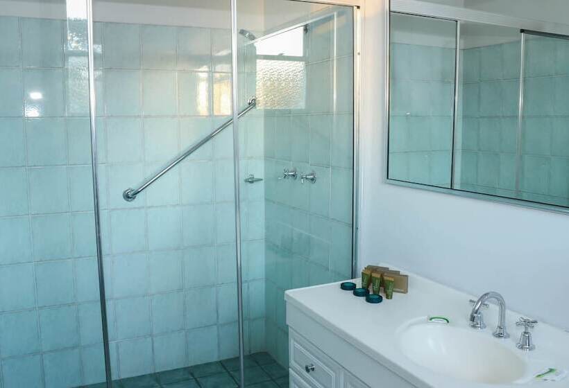 غرفة قياسية, Charing Cross