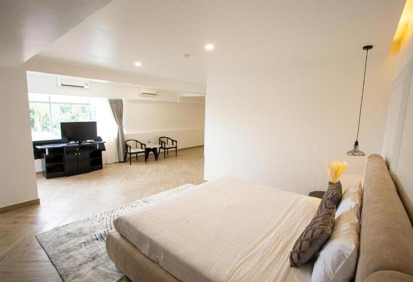 اتاق لوکس با تخت بزرگ, Phuoc Thanh Iv