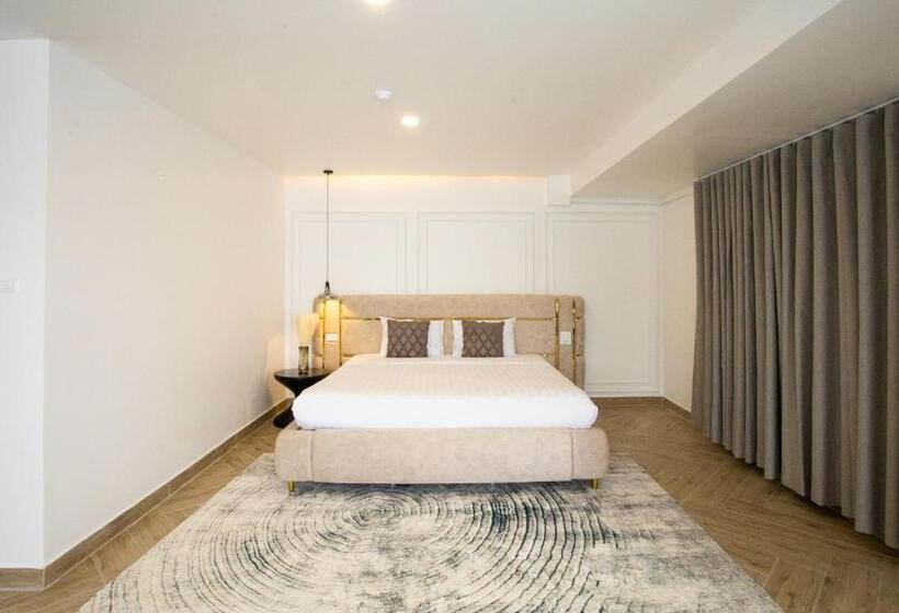 اتاق لوکس با تخت بزرگ, Phuoc Thanh Iv