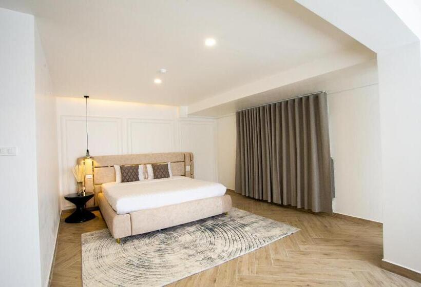 اتاق لوکس با تخت بزرگ, Phuoc Thanh Iv