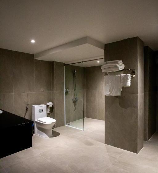 اتاق لوکس با تخت بزرگ, Phuoc Thanh Iv