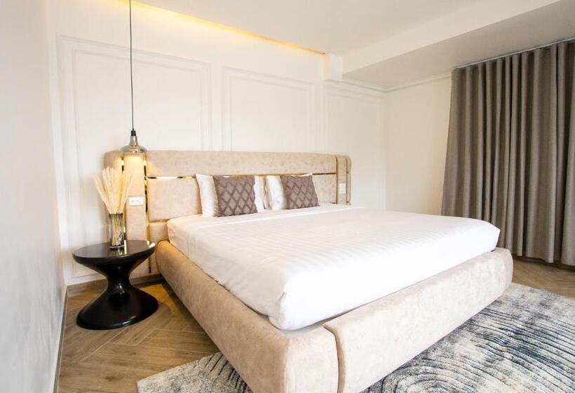 اتاق لوکس با تخت بزرگ, Phuoc Thanh Iv