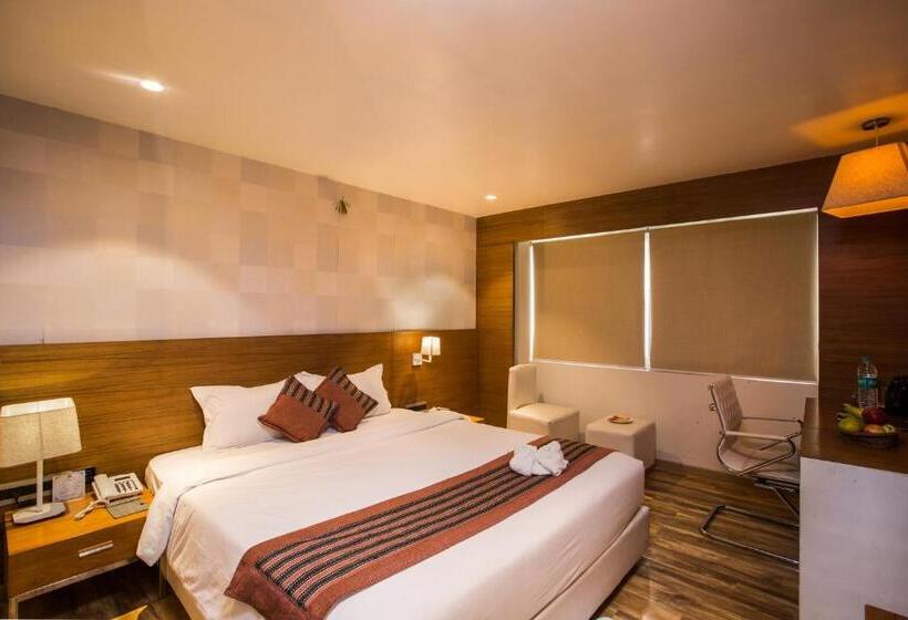 Suite Familiale, Shubh Inn