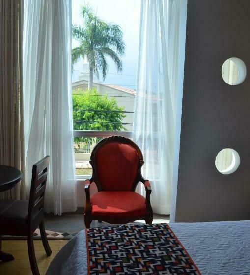 חדר דלוקס, Ucla Center