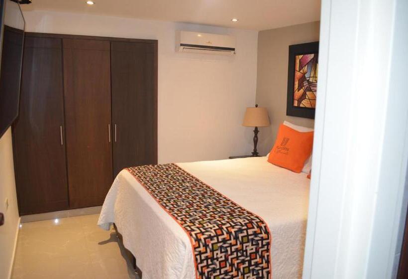 חדר סטודיו סטנדרד, Ucla Center