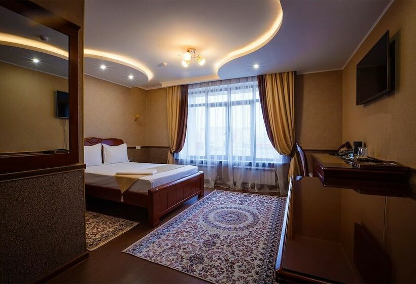 سوییت جونیور, Salut Hotel Almaty