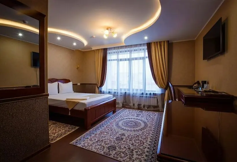 سوییت جونیور, Salut Hotel Almaty