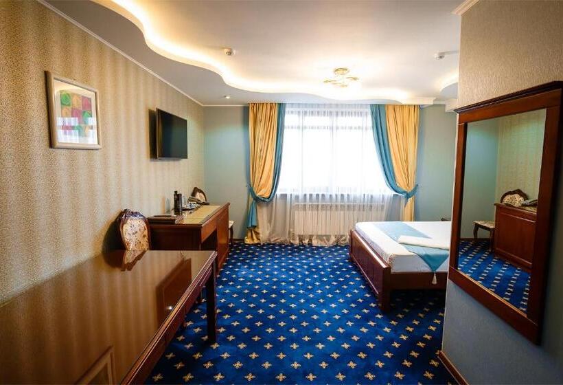 سوییت جونیور, Salut Hotel Almaty