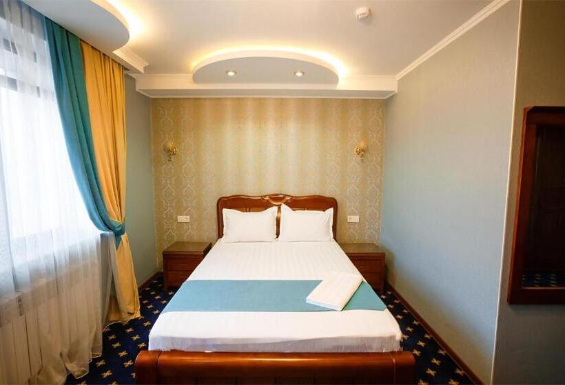 سوییت جونیور, Salut Hotel Almaty