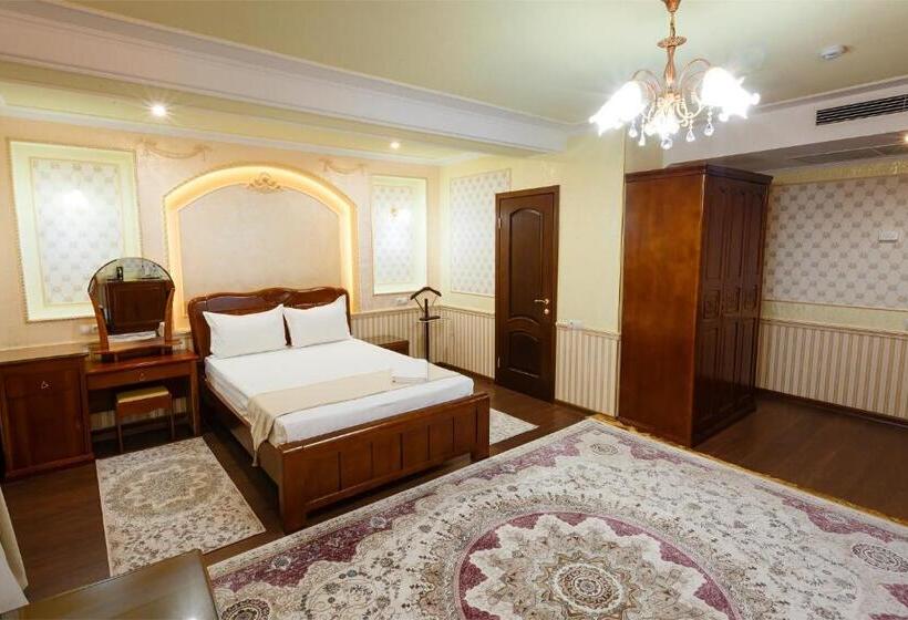 سوییت, Salut Hotel Almaty