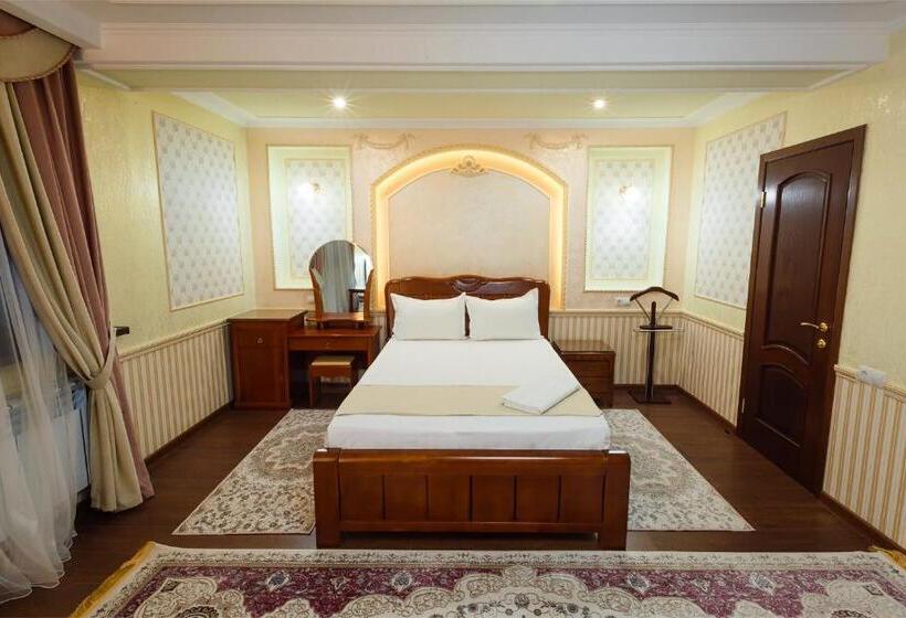 سوییت, Salut Hotel Almaty