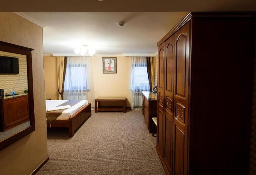 سوییت, Salut Hotel Almaty