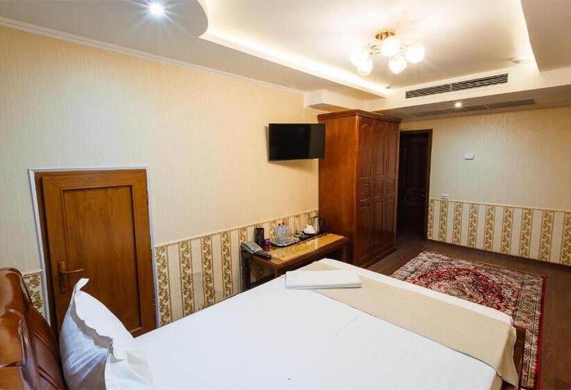 سوئیت 2 خوابه, Salut Hotel Almaty